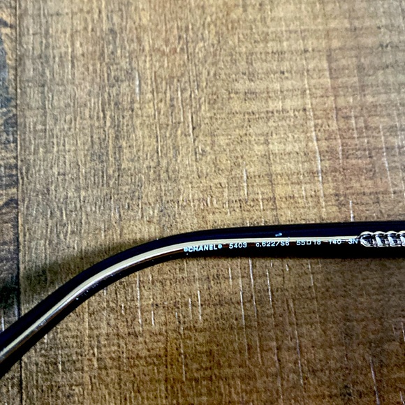 CHANEL Women’s Black Classic Round Sunglasses with gold detailing - Picture 15 of 16